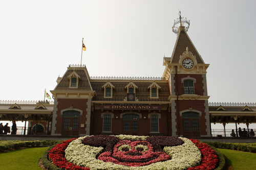 Disneyland Resort HongKong - Mainstreet train station and Mickey flower picture