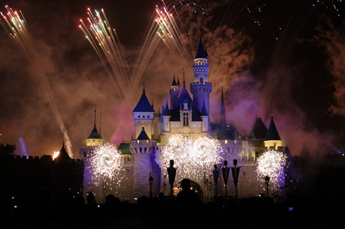 Disneyland Resort HongKong - Sleeping beauty castle with firework